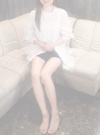 矢田亜希子似の優しく賢く透明感のある名門大学卒の有名企業の美人美脚OL
